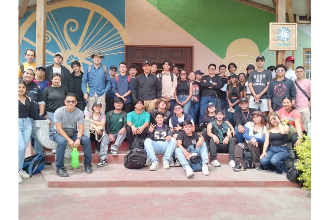 University students visit ACUS and join the workshop